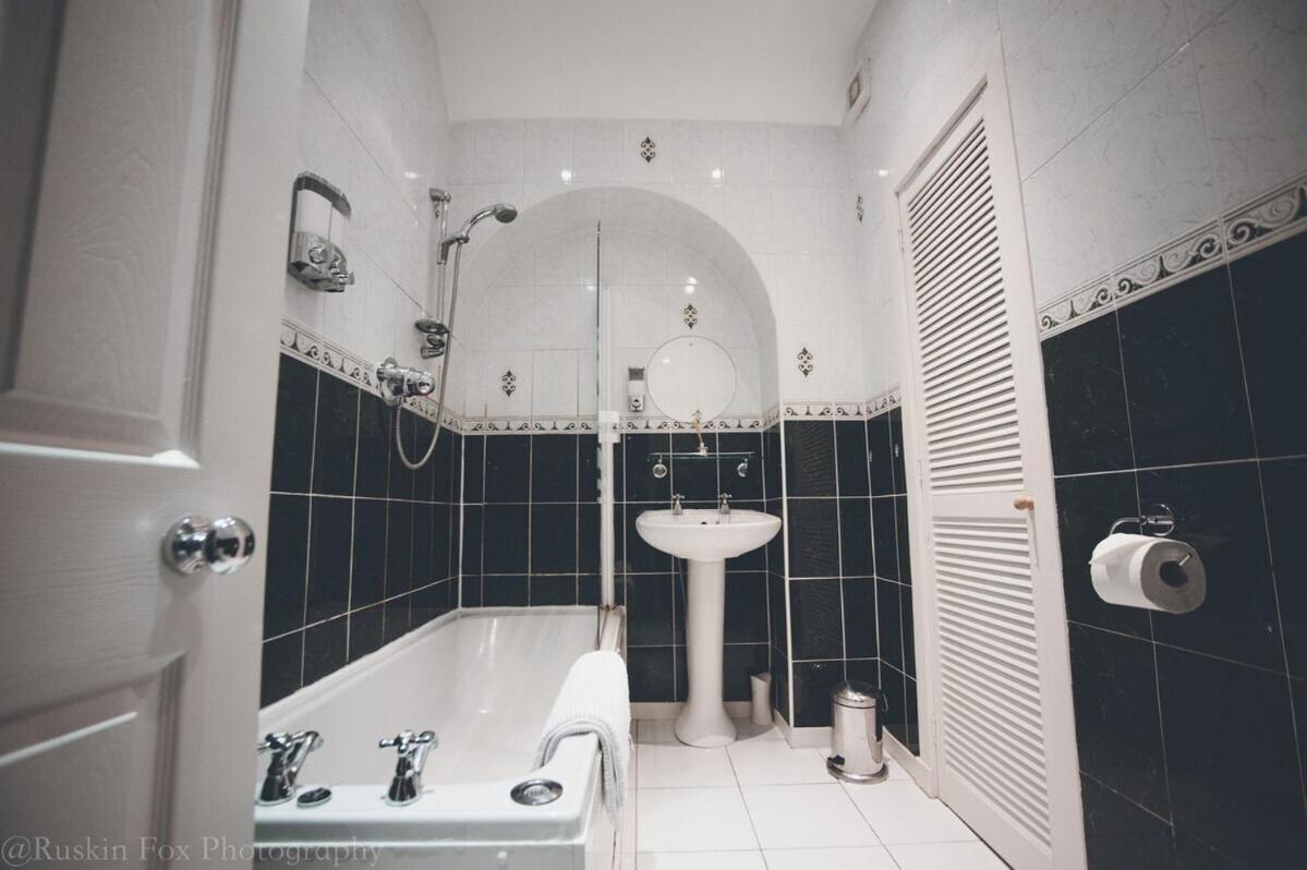 Prime 2 Bedroom City Centre Apt Aberdeen Esterno foto