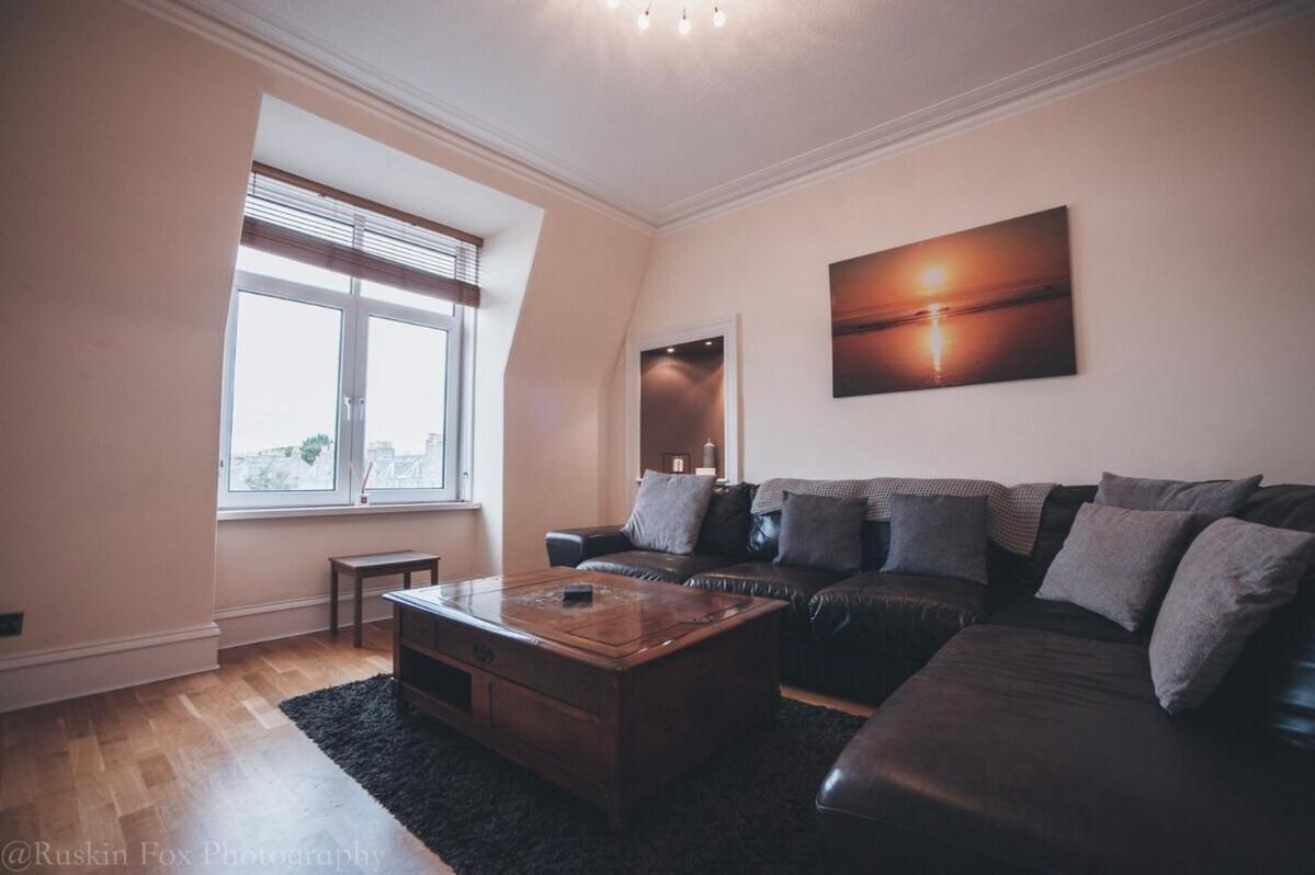 Prime 2 Bedroom City Centre Apt Aberdeen Esterno foto
