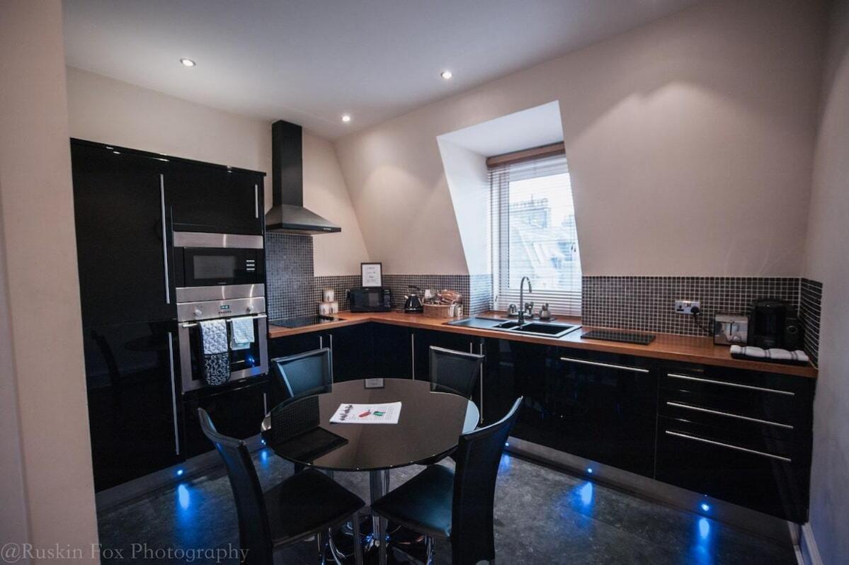 Prime 2 Bedroom City Centre Apt Aberdeen Esterno foto